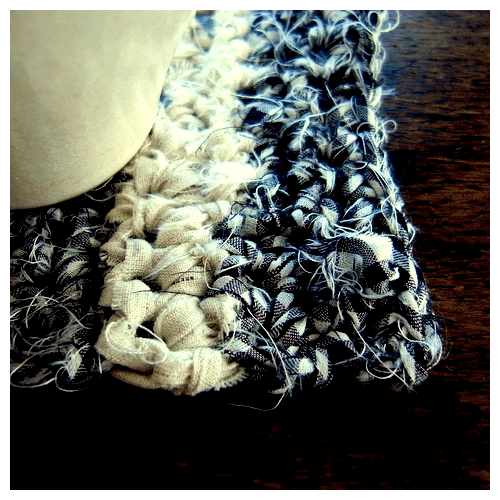 コースター（こま編み・裂き編み）