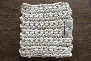 こま編みのコースター：完成イメージ