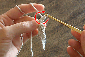 こま編みのコースター：STEP 13/36