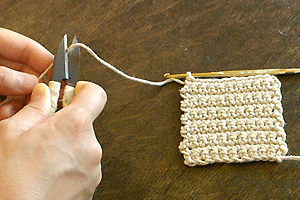 こま編みのコースター：STEP 24/36