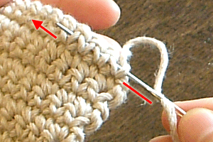 こま編みのコースター：STEP 29/36